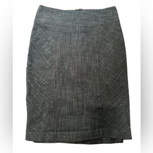 Ricki’s tweed pencil skirt with back ruffle kick & invisible zipper. Sz 4. NWOTS